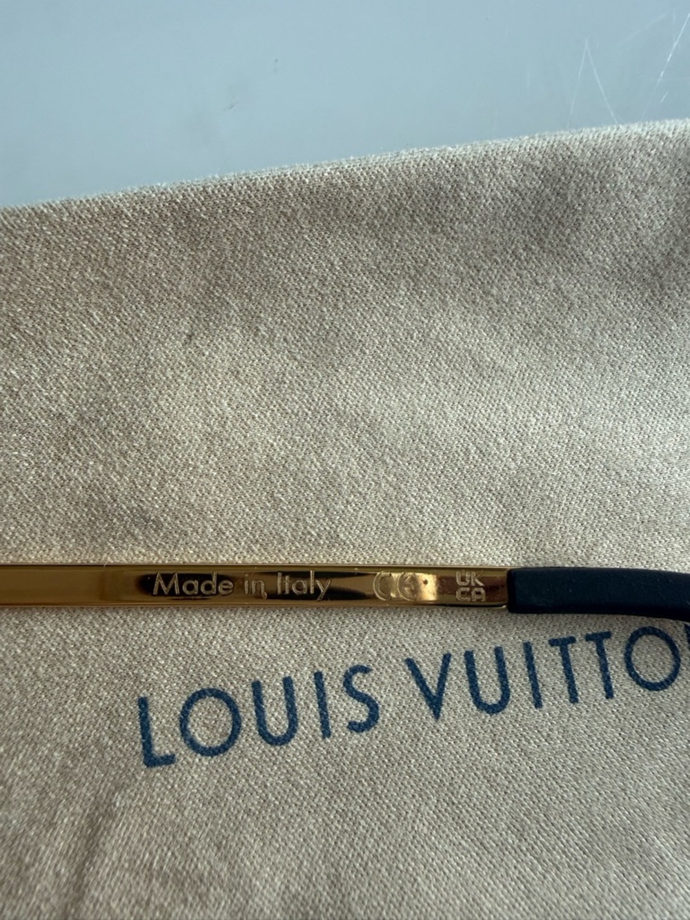 Louis Vuitton Gold Frame Brown Gradient Aviator Sunglasses - Picture 6 of 10